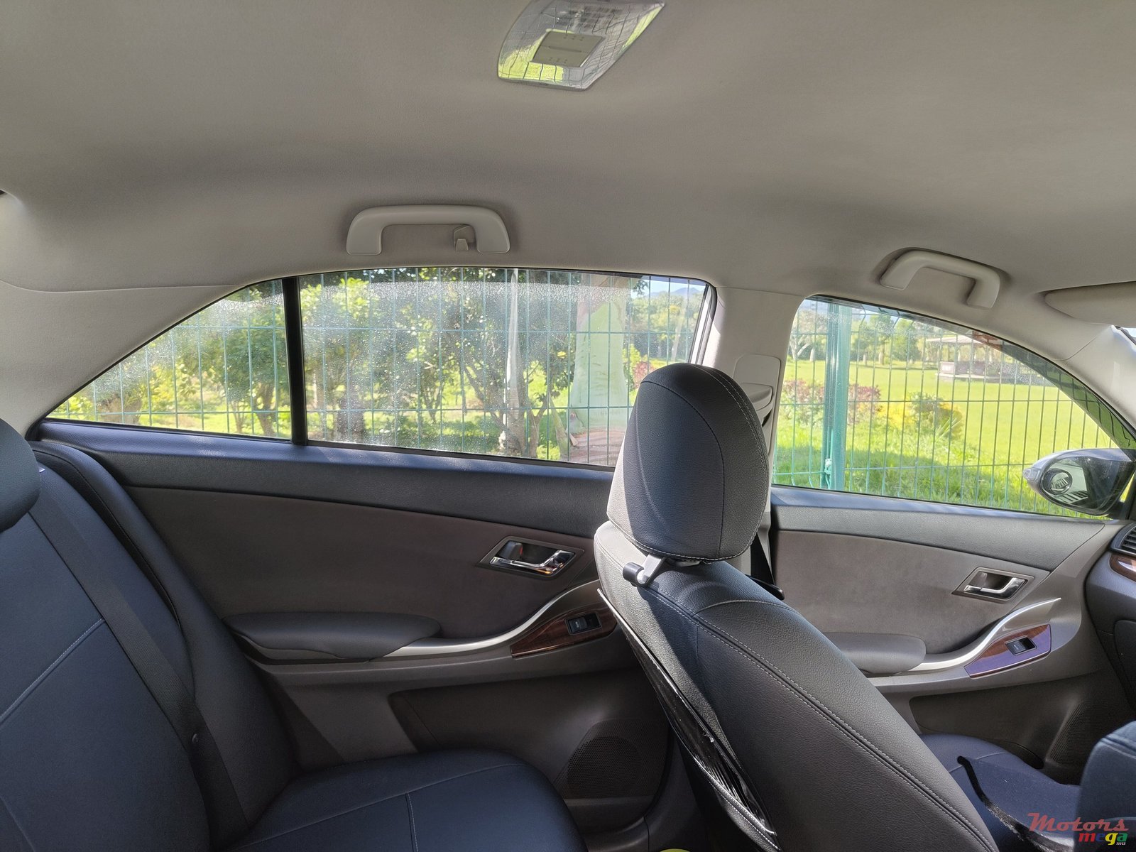 2013' Toyota Allion A15 photo #4