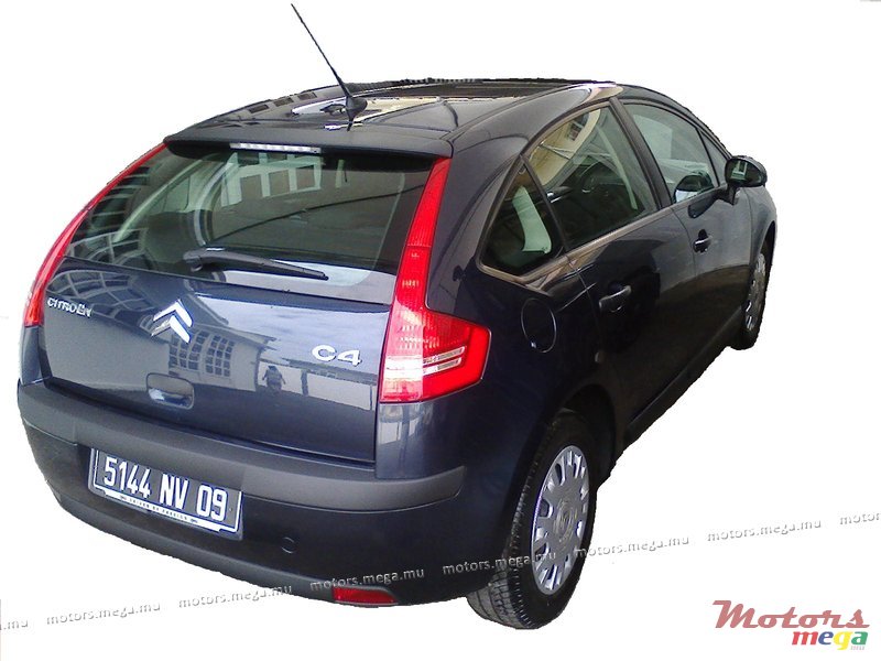 2009' Citroen C4 photo #2