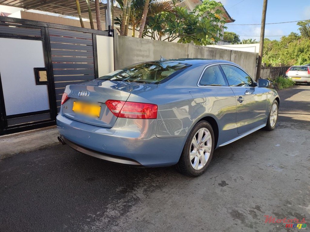 2010' Audi A5 Coupe photo #4