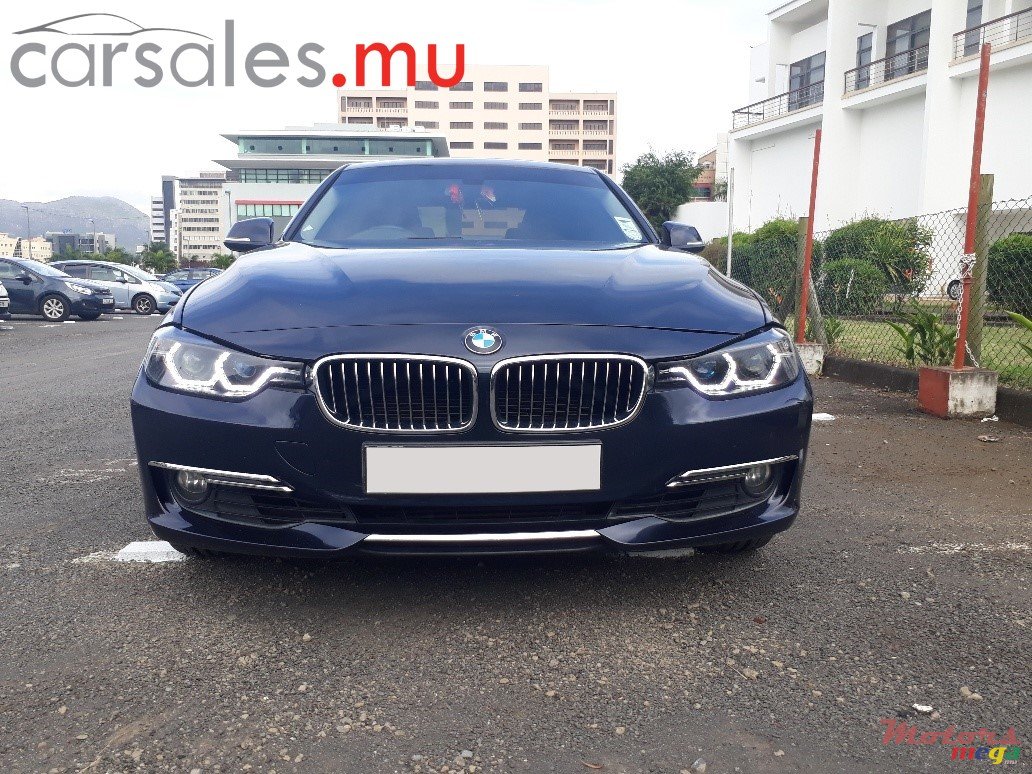 2012' BMW 328 Luxury Line photo #1