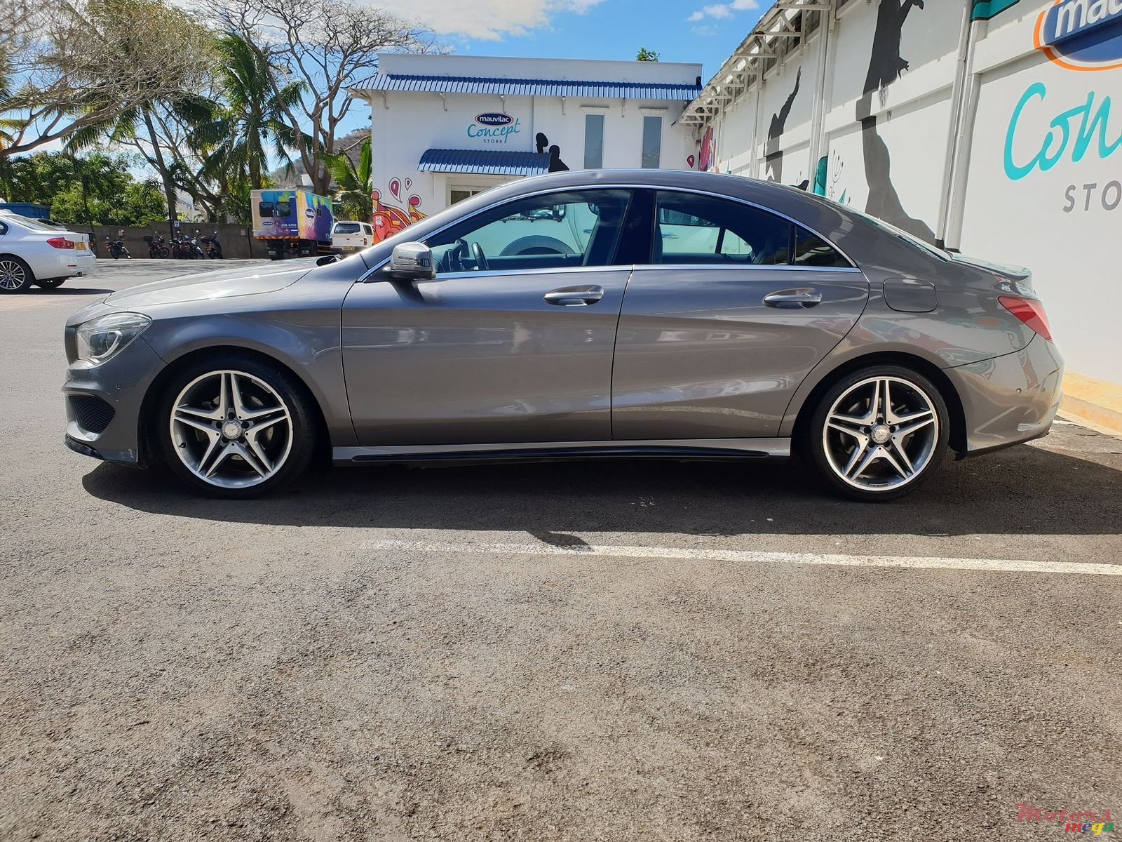 2014' Mercedes-Benz CLA-Class photo #2
