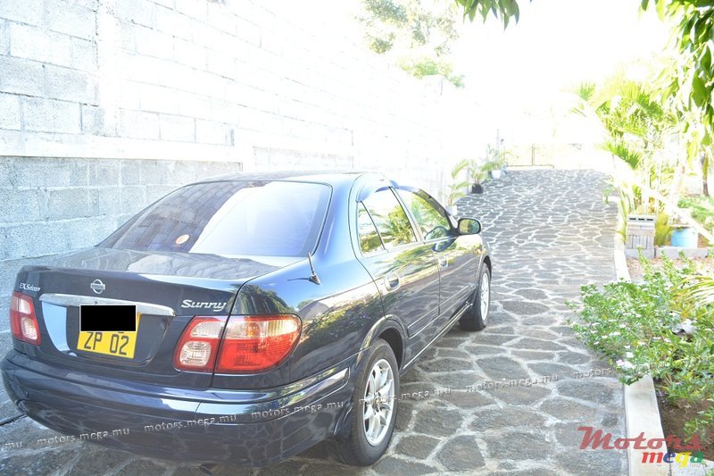 2002' Nissan photo #3