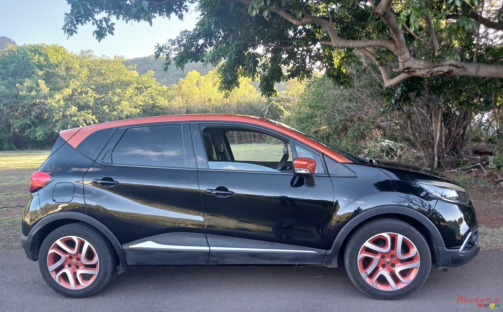 2014' Renault Captur photo #2