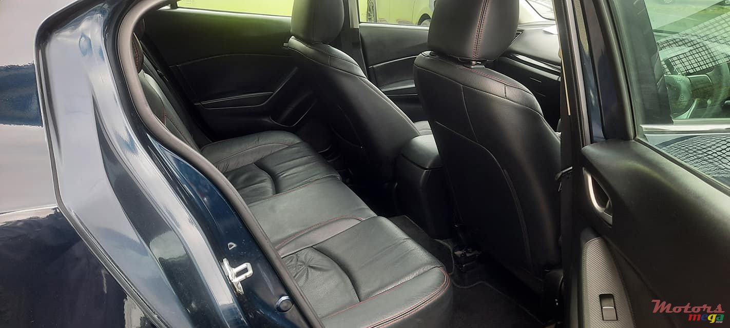 2016' Mazda 3 Skyactive Technology photo #5
