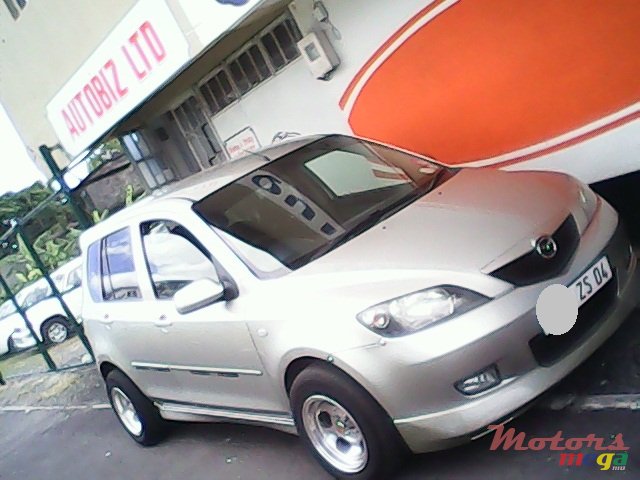 2005' Mazda 2 photo #1