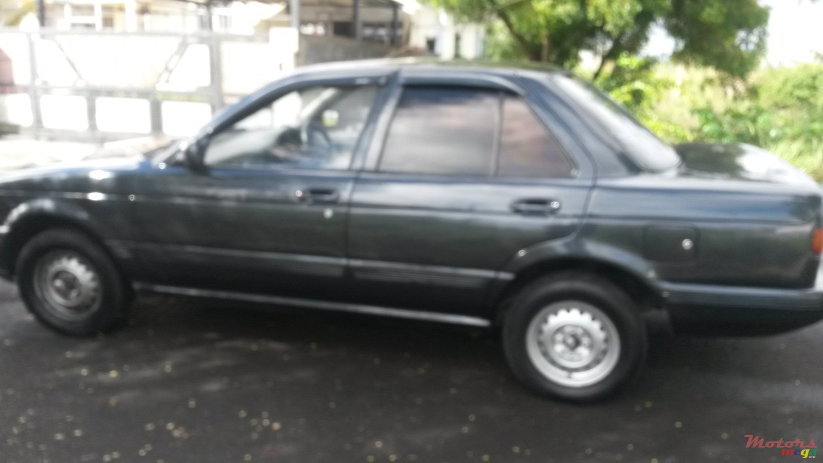 1993' Nissan Sunny photo #1