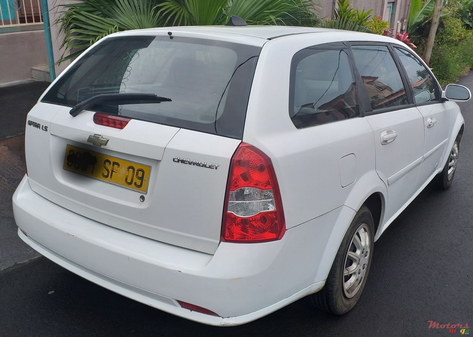 2009' Chevrolet Optra photo #3