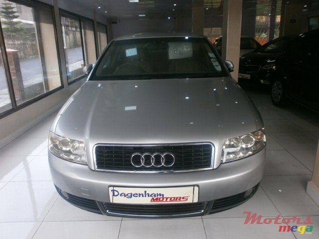 2010' Audi A4 photo #1