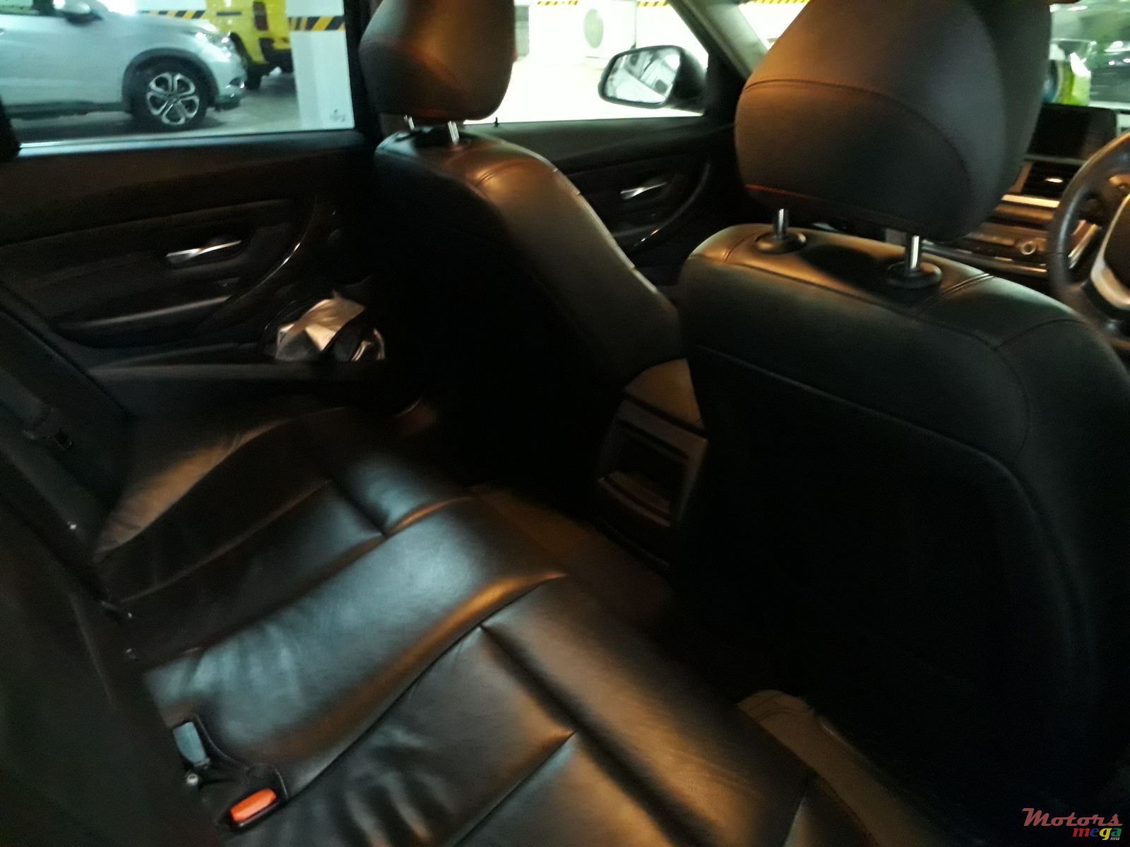 2012' BMW 3 Series Sedan photo #1