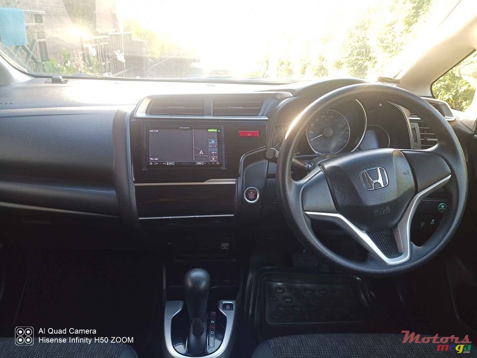 2015' Honda Fit non-hybrid photo #5