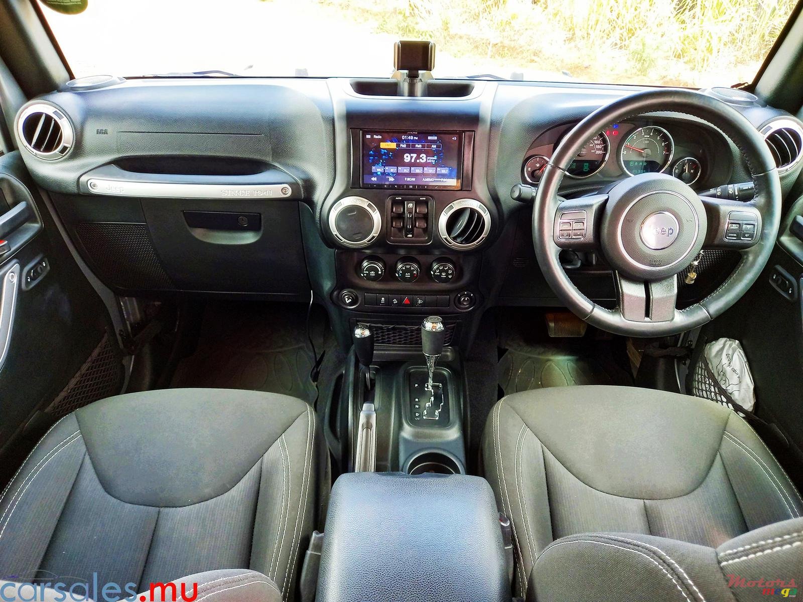 2019' Jeep Wrangler Unlimited Sahara Edition 3.6V6 photo #5