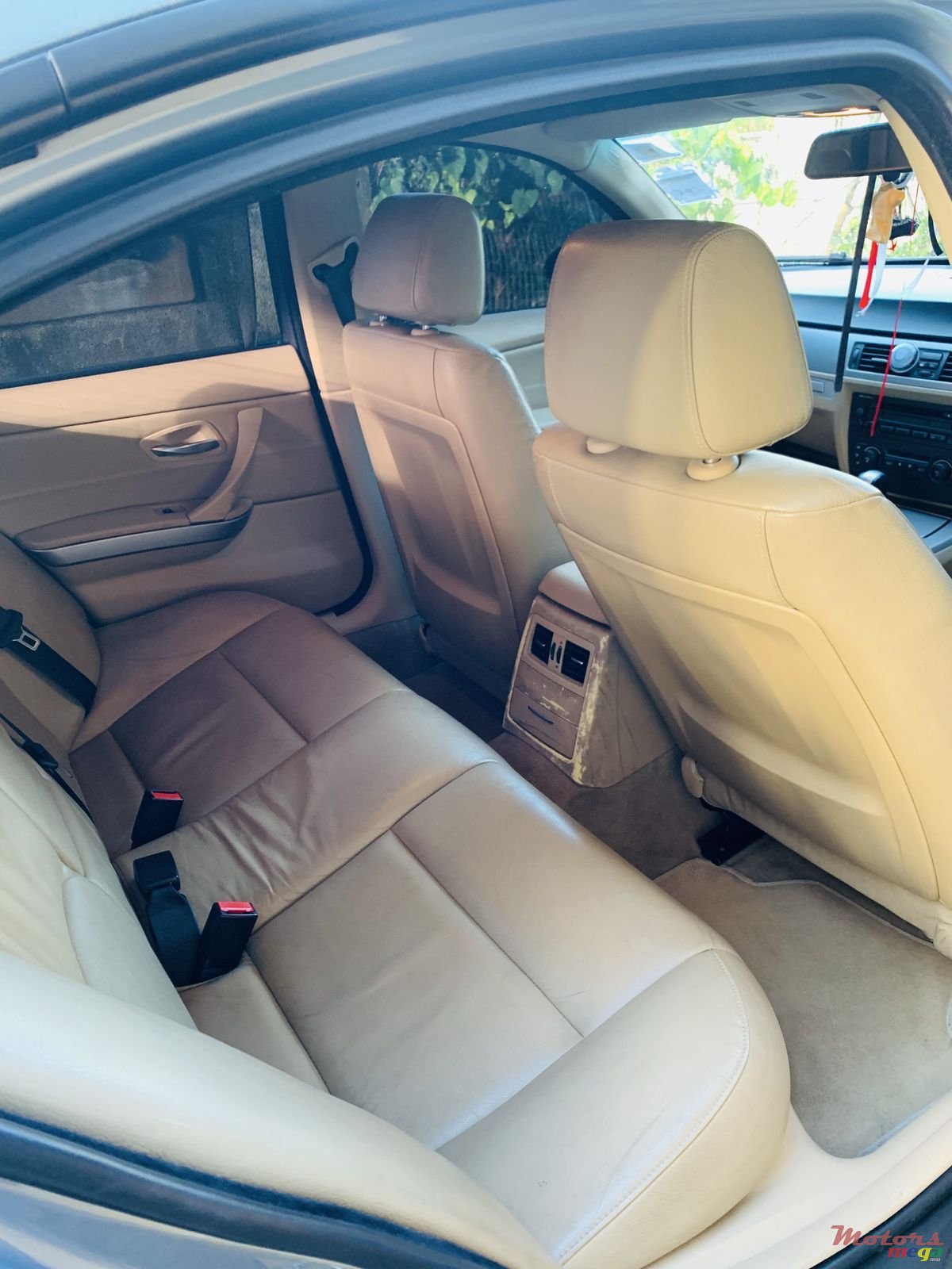 2005' BMW 320 photo #2