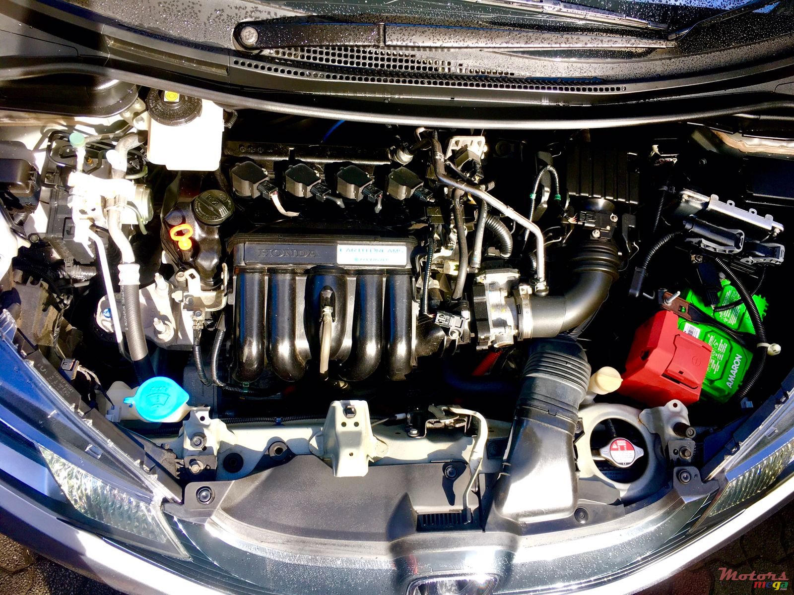 2014' Honda Fit Hybrid photo #3