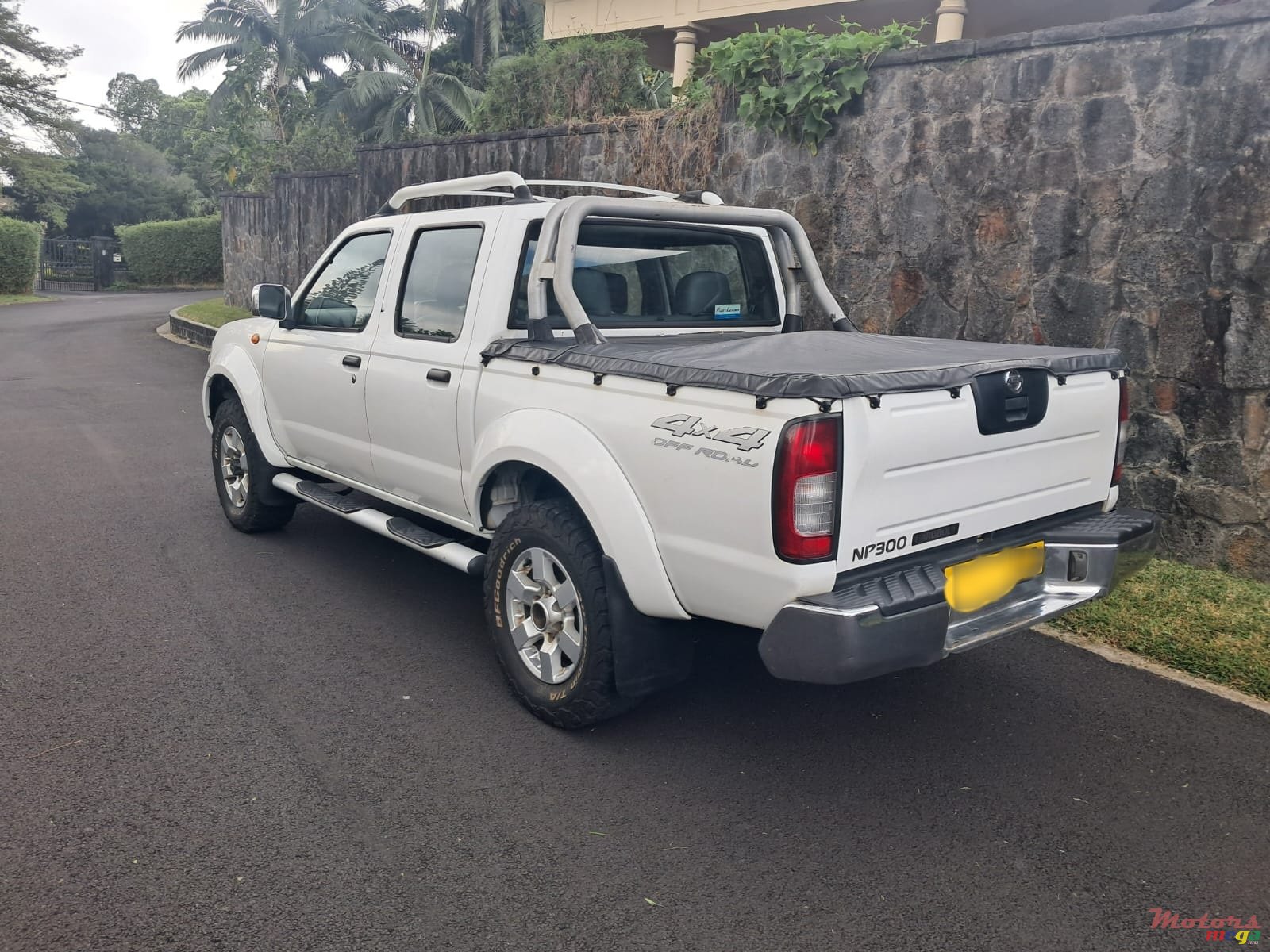 2016' Nissan NP300 HARDBODY Predator photo #4