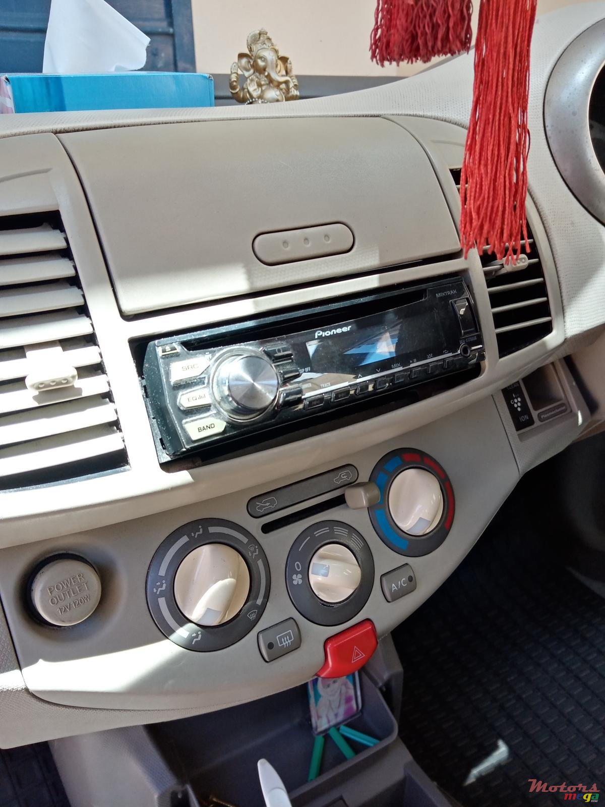 2004' Nissan March photo #7