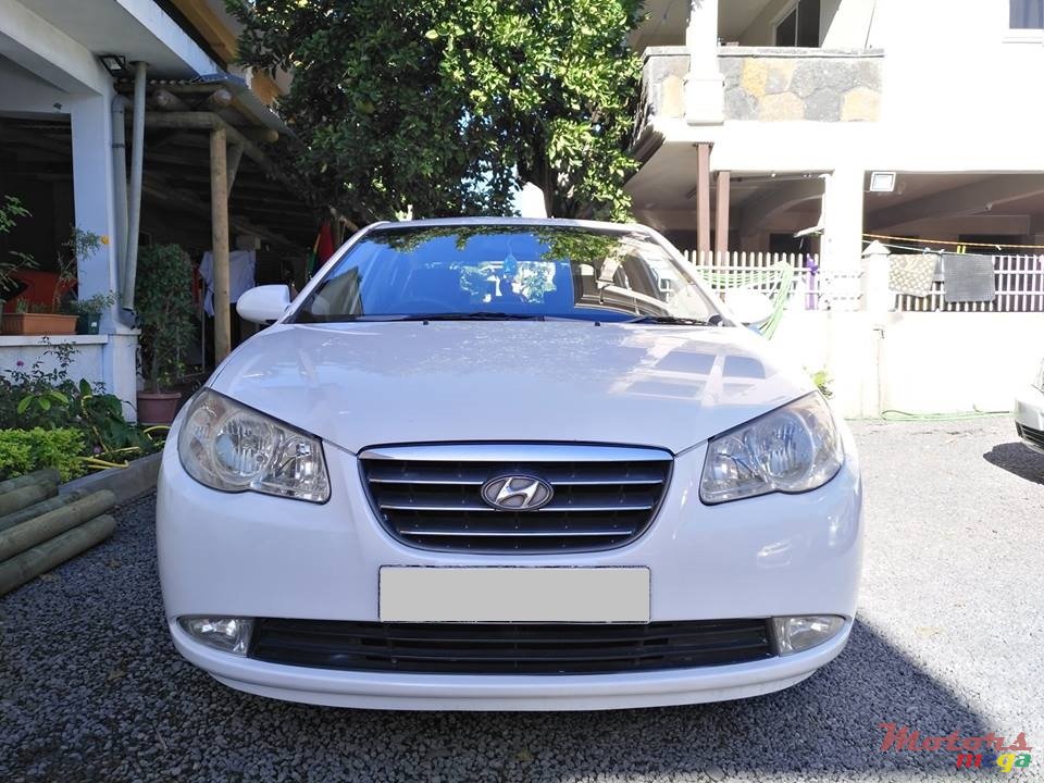 2010' Hyundai Elantra photo #1