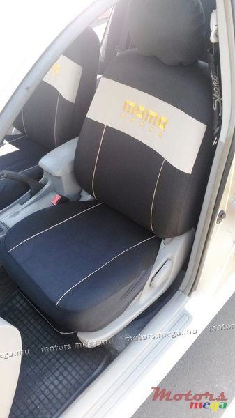 2001' Toyota Corolla NZE photo #3