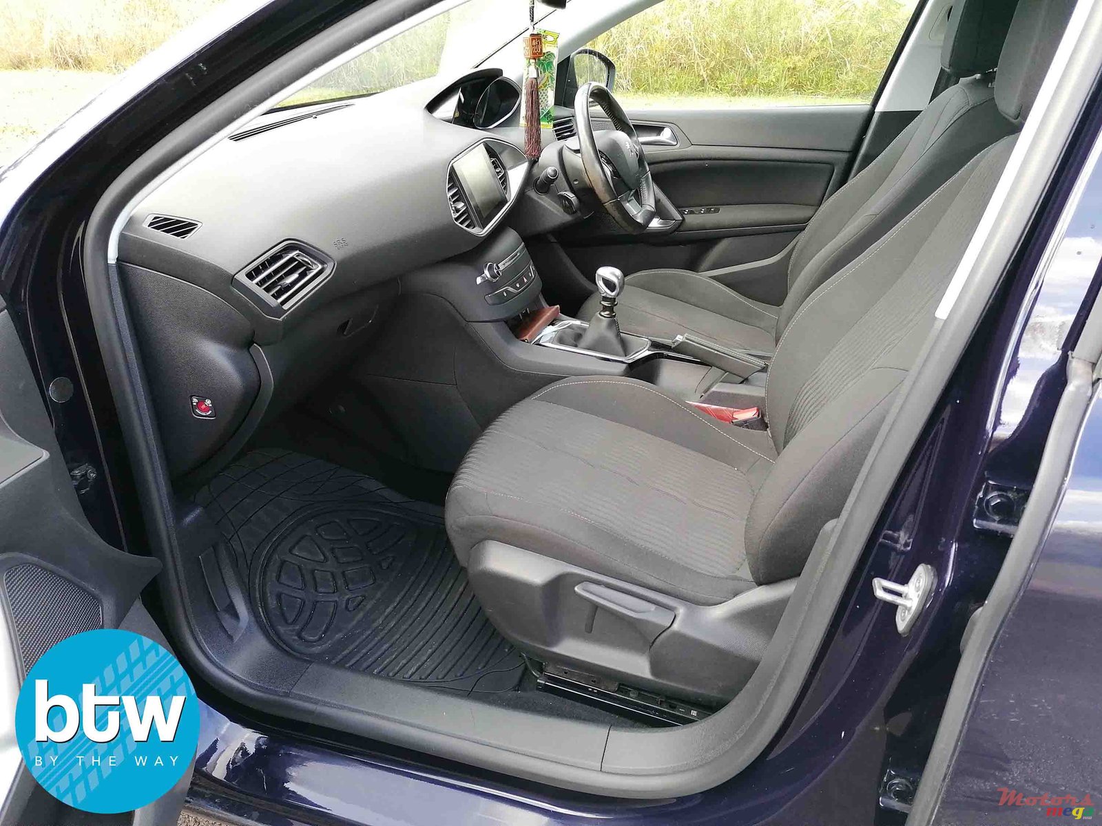 2016' Peugeot 308 photo #3