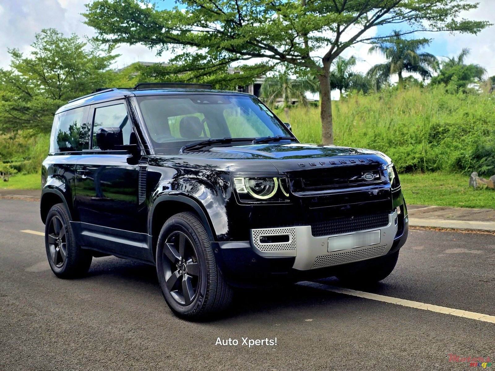 2021' Land Rover Defender photo #2