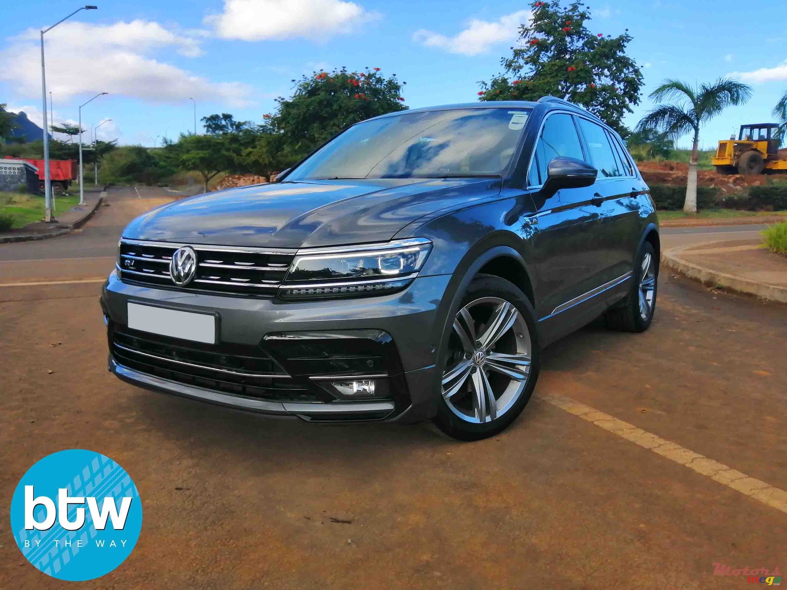 2017' Volkswagen Tiguan photo #2