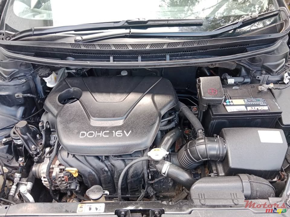 2014' Kia Cerato AUTOMATIC GEAR photo #5