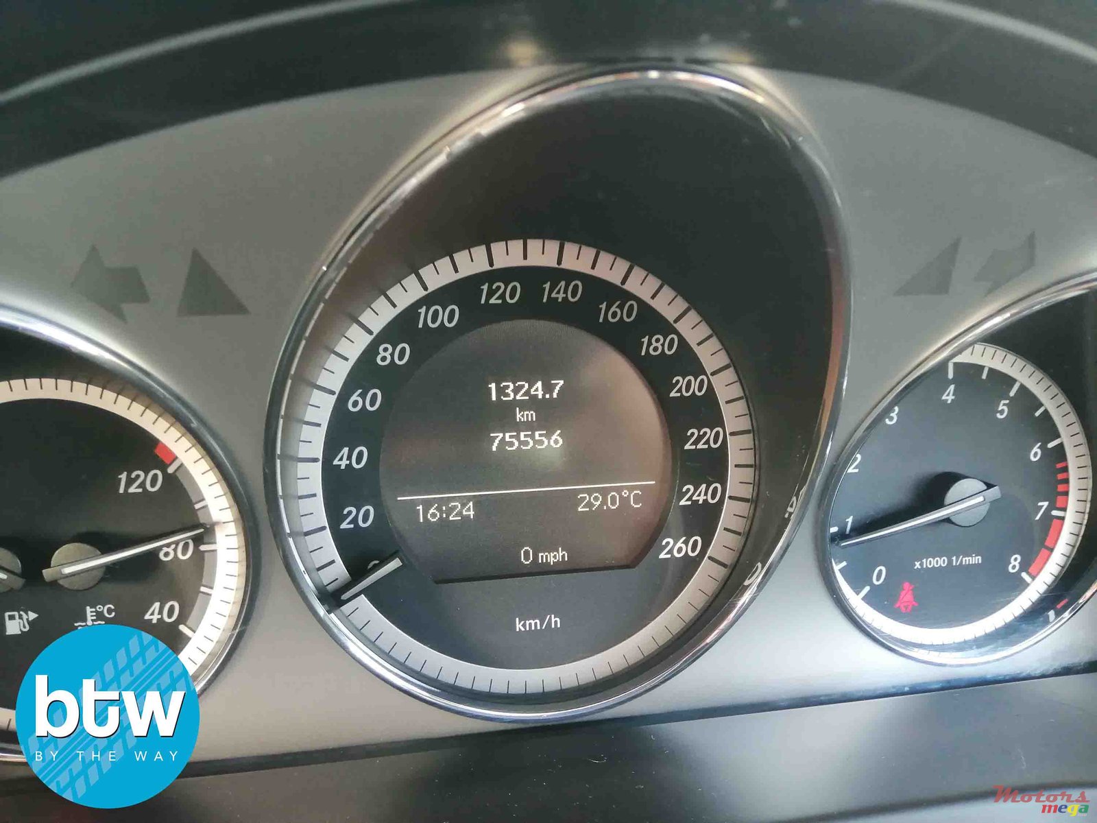 2010' Mercedes-Benz C-Class photo #7