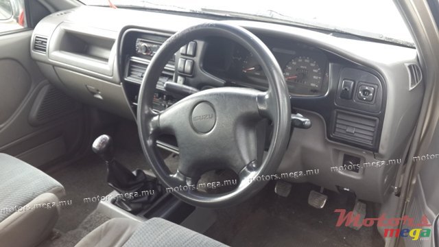 1998' Isuzu 2x4 photo #5