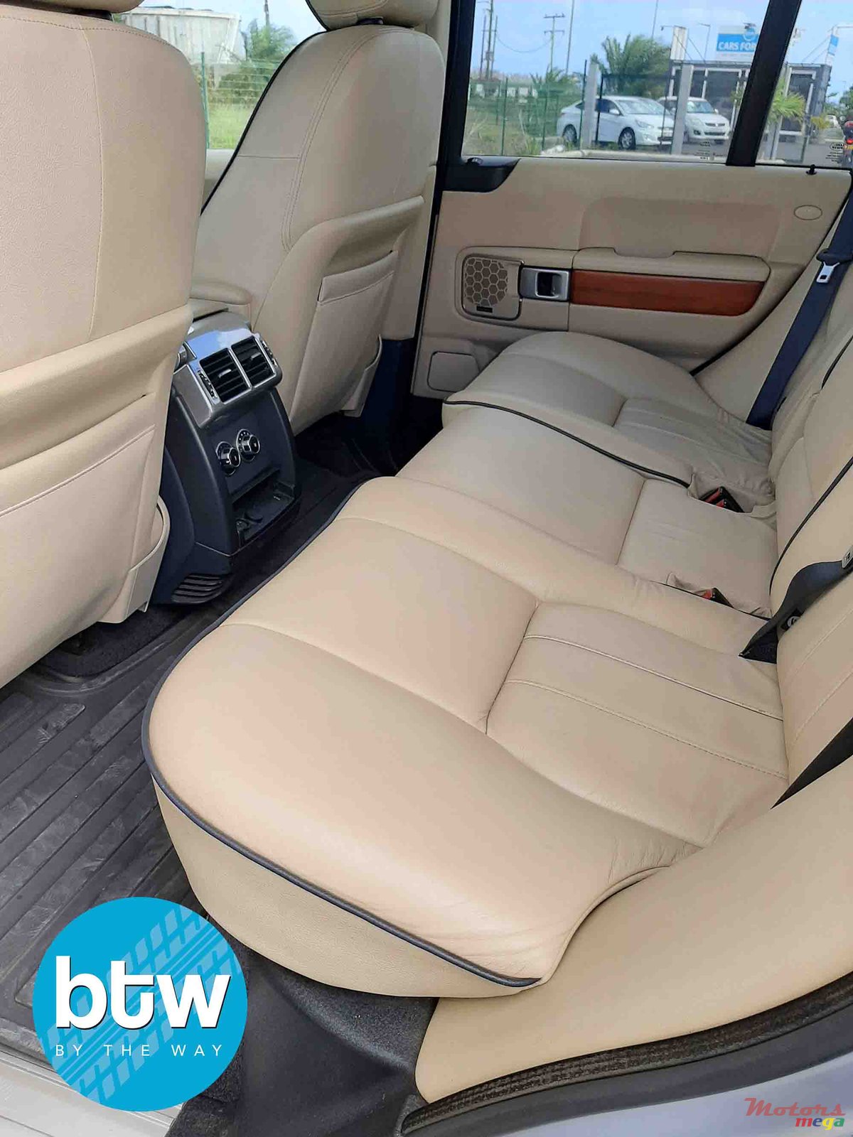 2008' Land Rover Range Rover photo #4