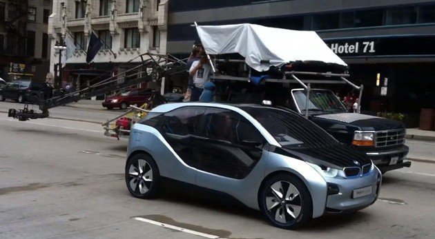 BMW i3 snapped rolling through downtown Chicago