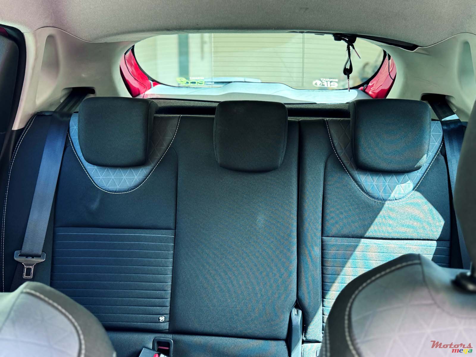 2015' Renault Clio photo #6