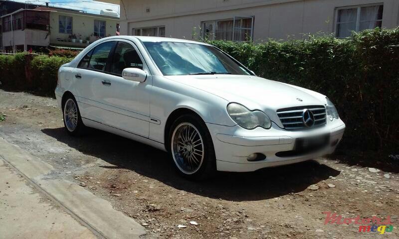 2000' Mercedes-Benz C-Class C180 photo #1