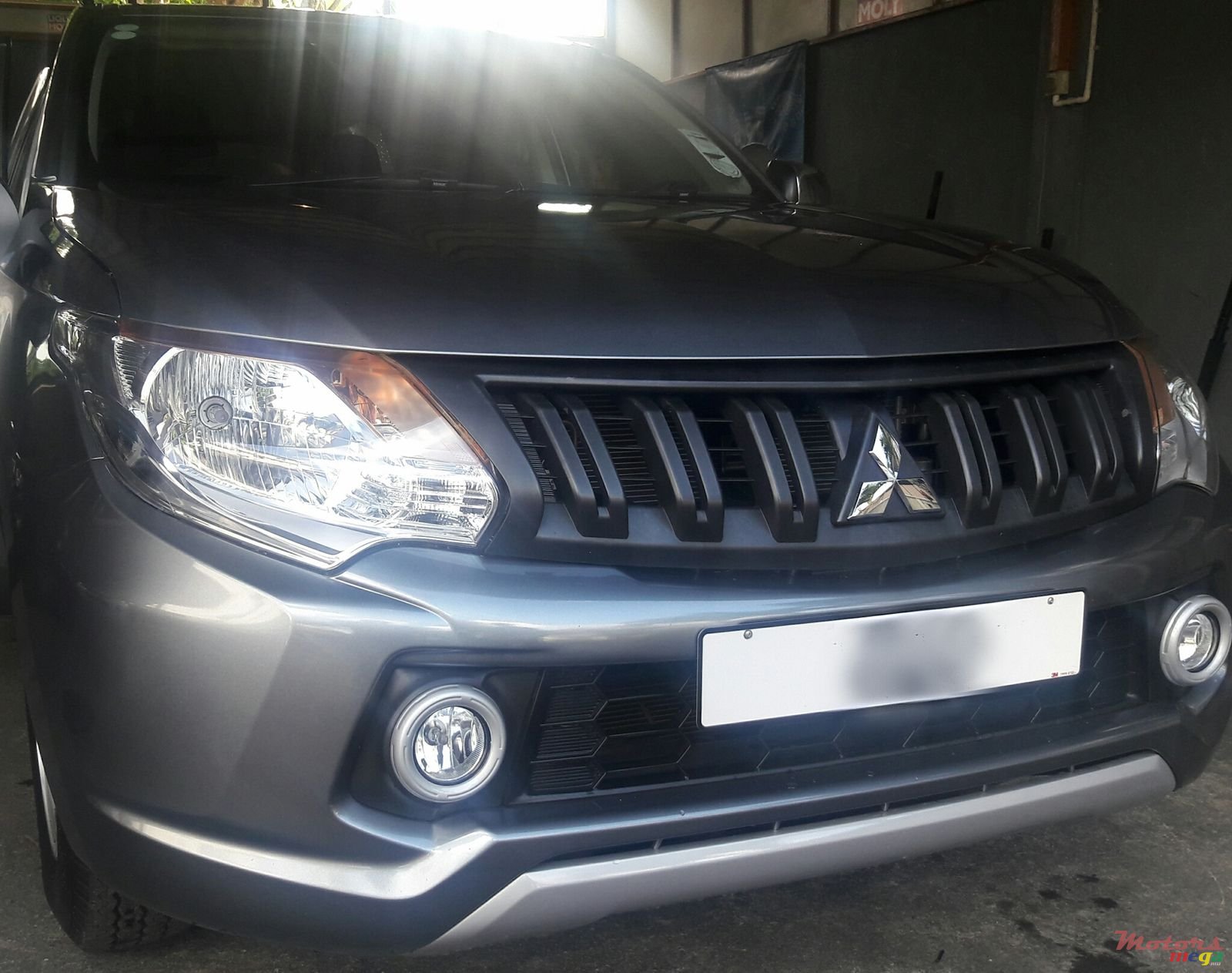 2016' Mitsubishi 2x4 turbo 2500cc photo #1