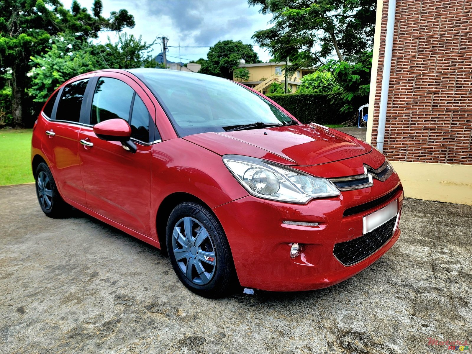 2013' Citroen C3 Turbo Diesel photo #1