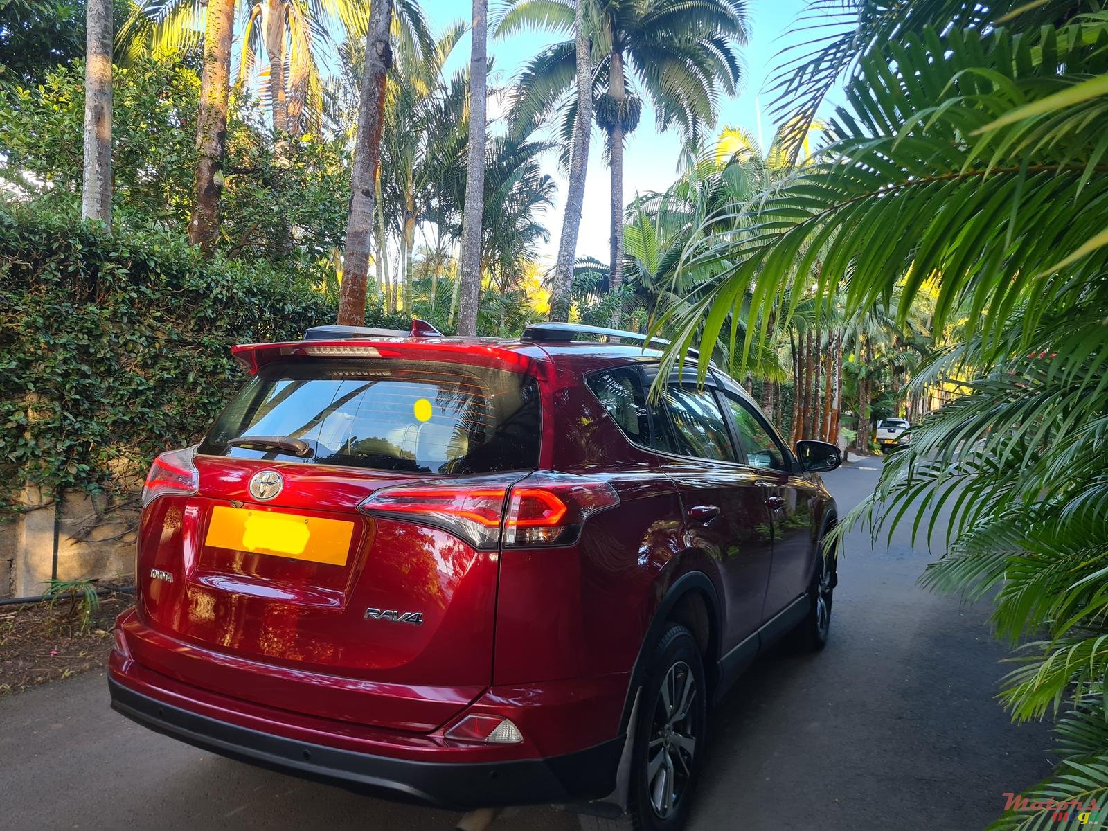 2017' Toyota RAV4 Automatic photo #3