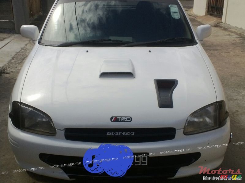 1999' Toyota Starlet GLANZA photo #3