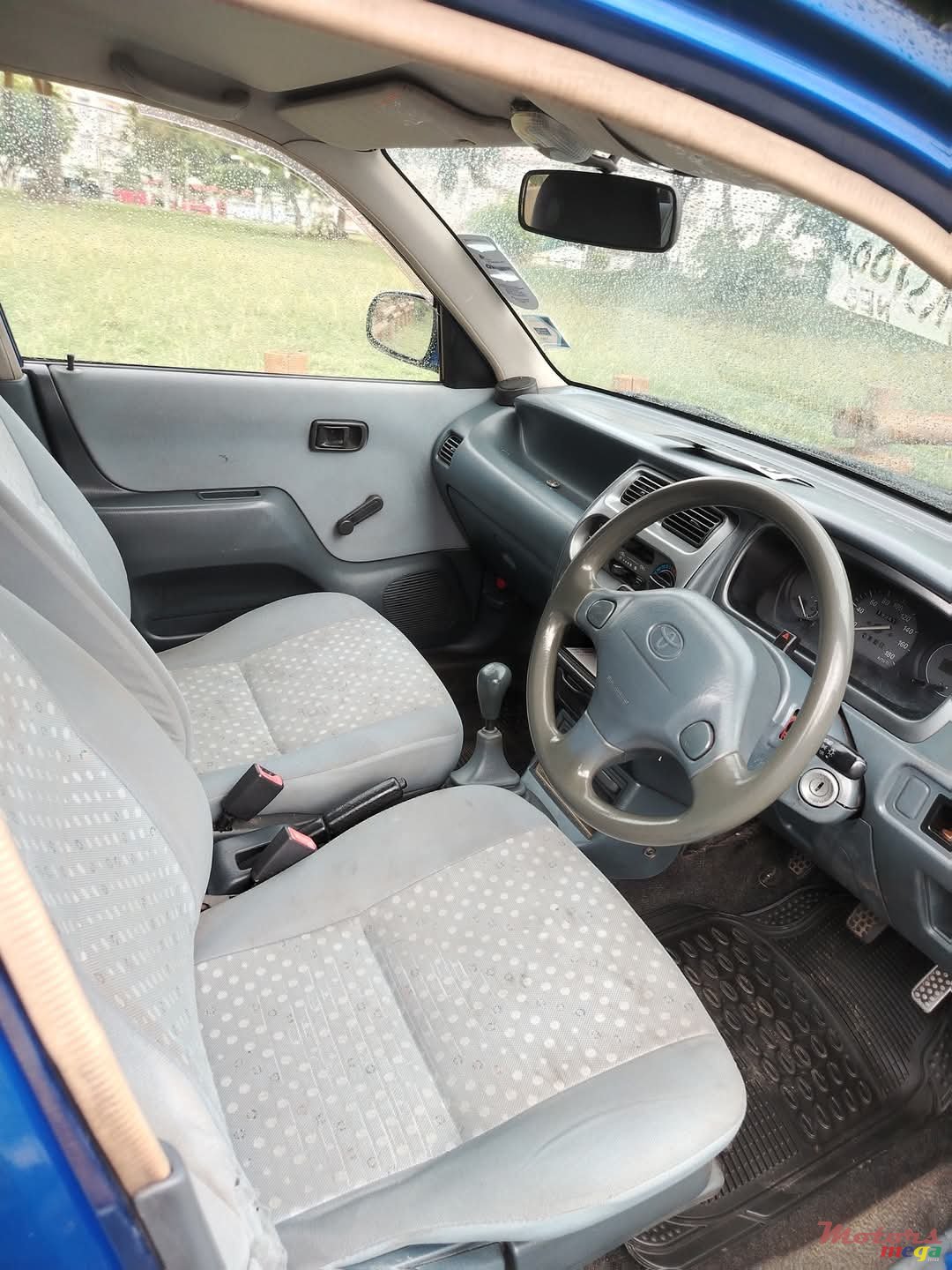 2000' Toyota Duet photo #4