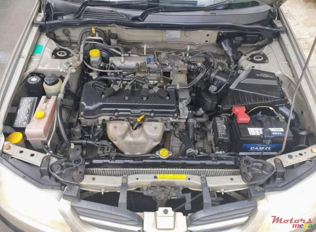 2002' Nissan Sunny photo #1