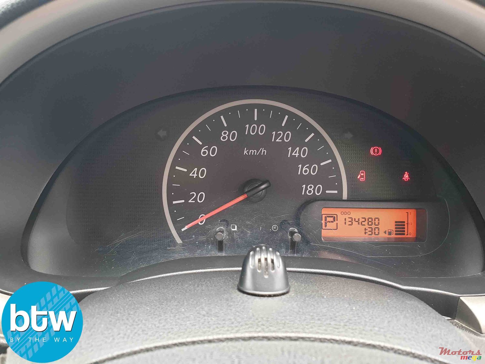 2013' Nissan March photo #6