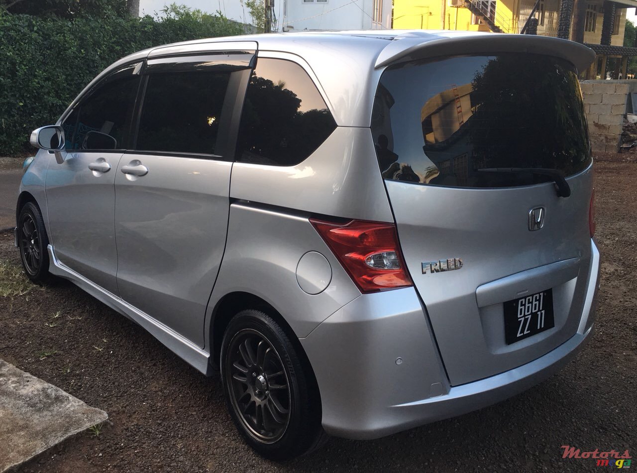 2011' Honda Freed photo #5