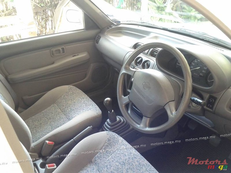 1999' Nissan March photo #2