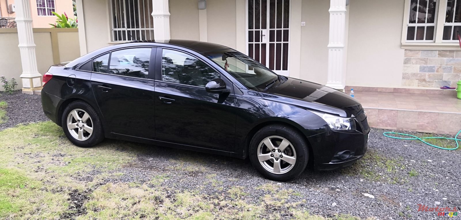 2010' Chevrolet Cruze photo #1