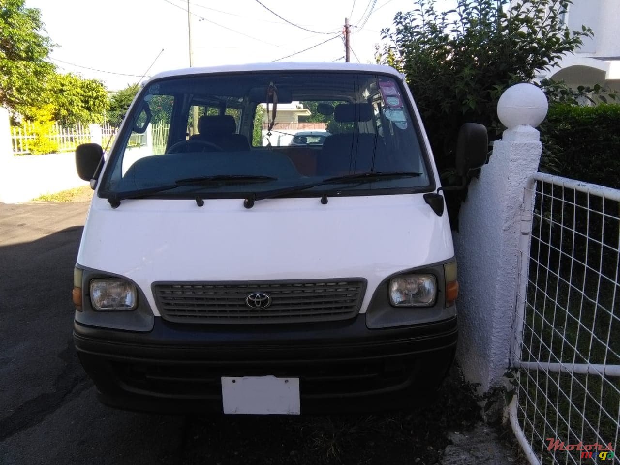 2000' Toyota photo #2