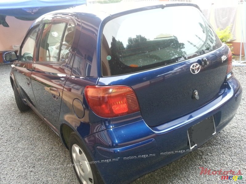 2002' Toyota Vitz photo #3