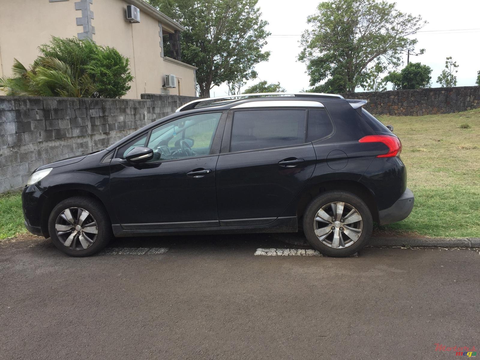 2016' Peugeot 2008 Série Active photo #1