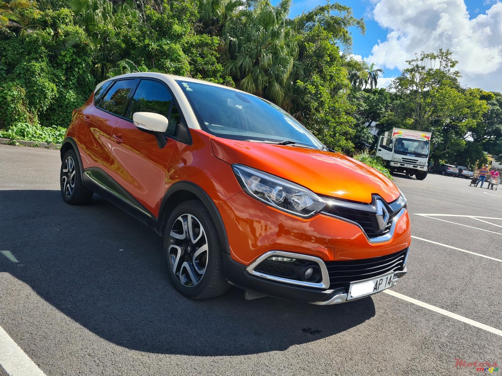 2014' Renault Captur 1.2 turbo automatic photo #3
