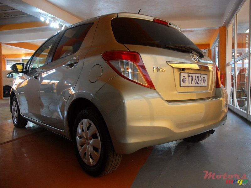 2013' Toyota Vitz photo #1