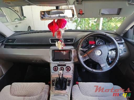 2008' Volkswagen Passat B6 photo #2