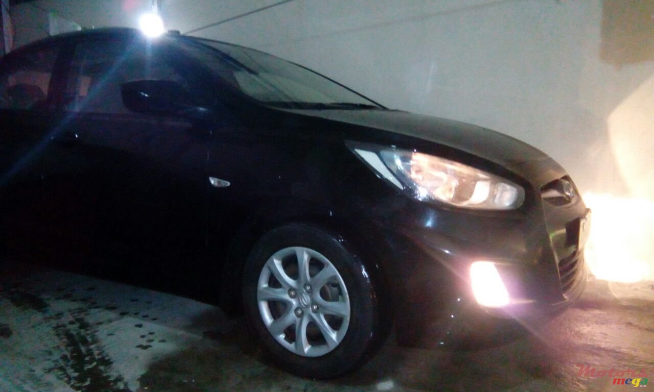 2012' Hyundai Accent photo #1