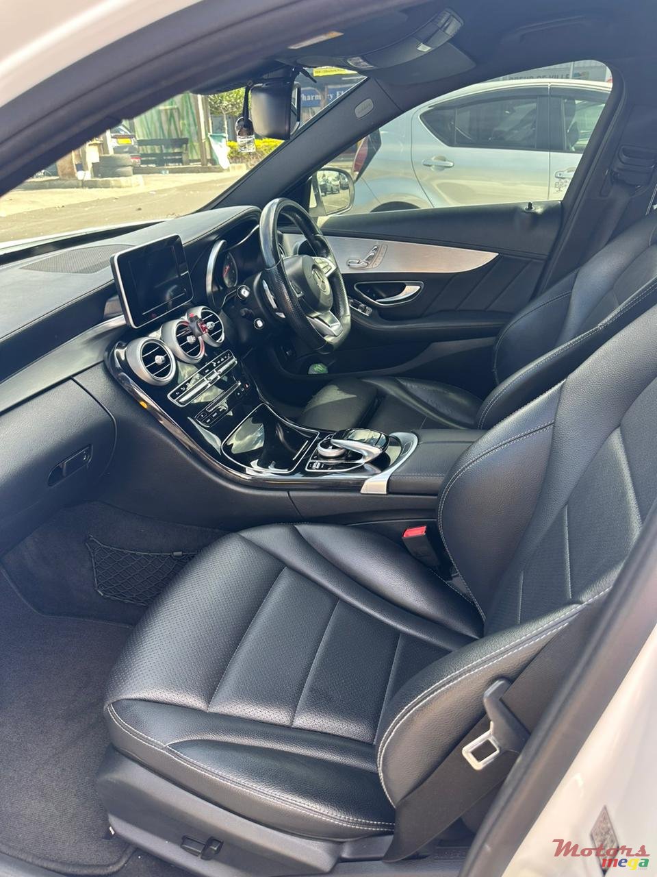 2015' Mercedes-Benz C 180 AMG pack photo #6