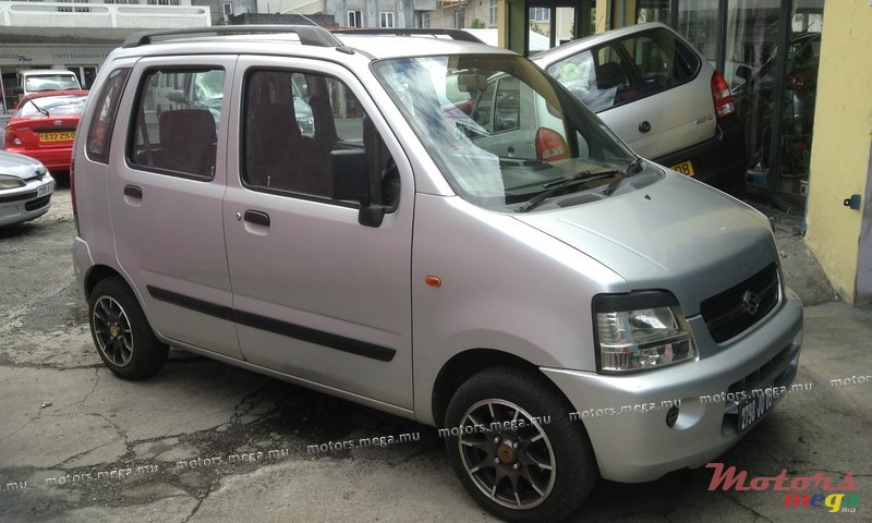 2005' Suzuki Wagon R+ photo #2